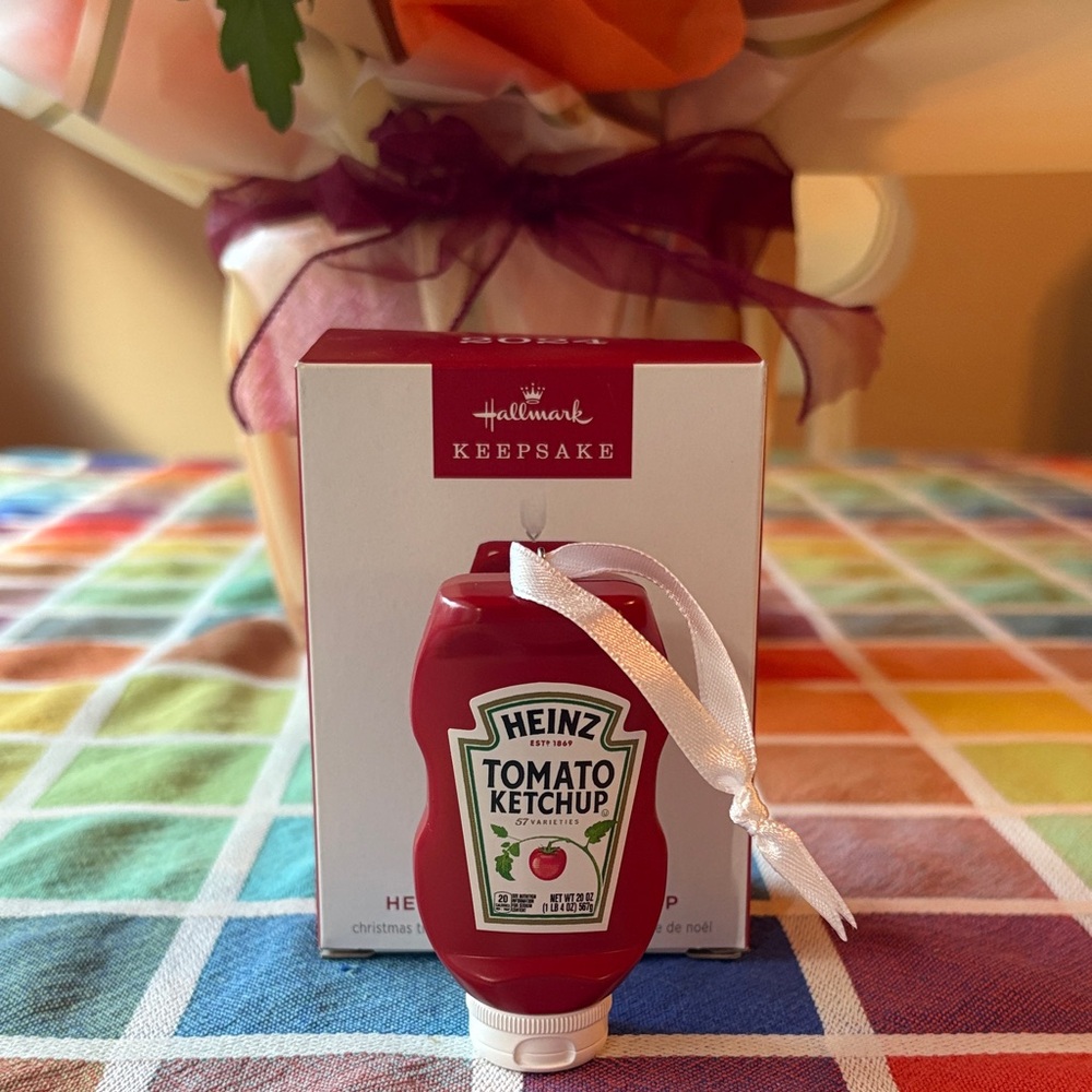🍅 HALLMARK KEEPSAKE HEINZ TOMATO KETCHUP ORNAMENT 🍅 NWT 🍅